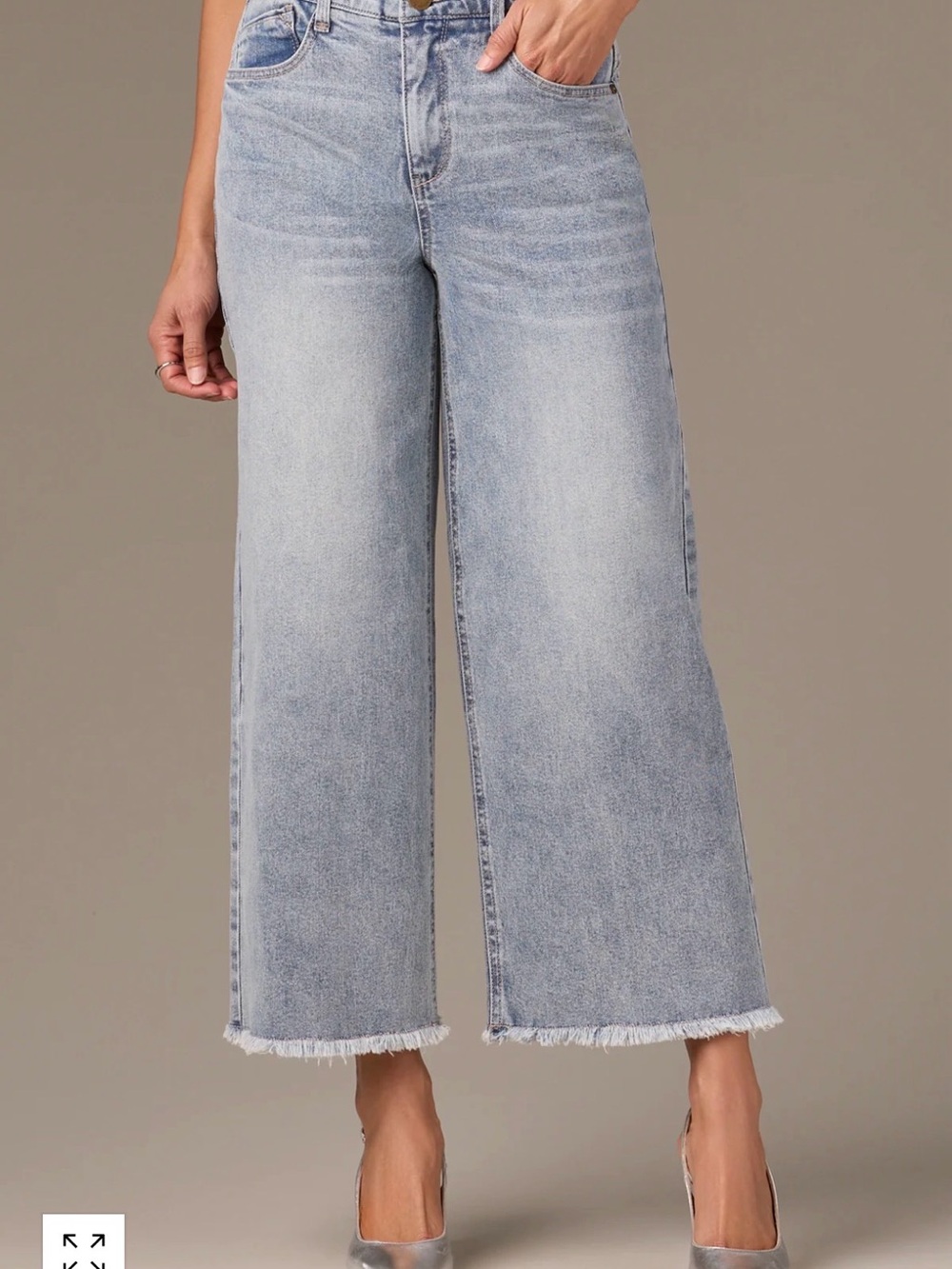 Wit & Wisdom Light Wash Wide-Leg Crop Jeans w Frayed Hem